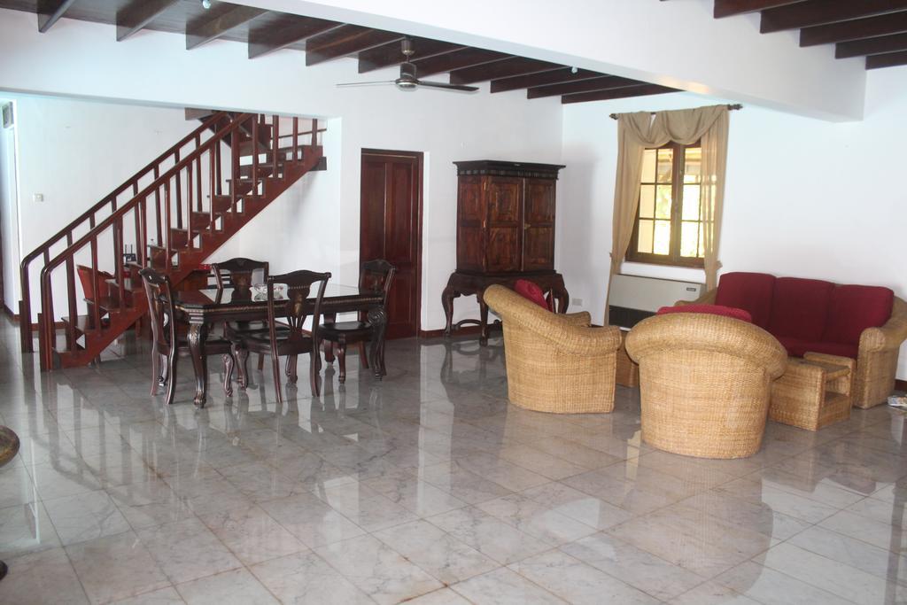 Blue Water Villa Piliyandala Luaran gambar