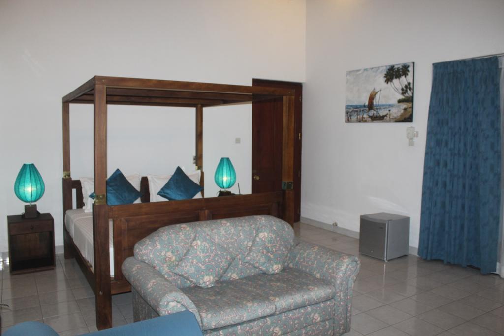 Blue Water Villa Piliyandala Luaran gambar