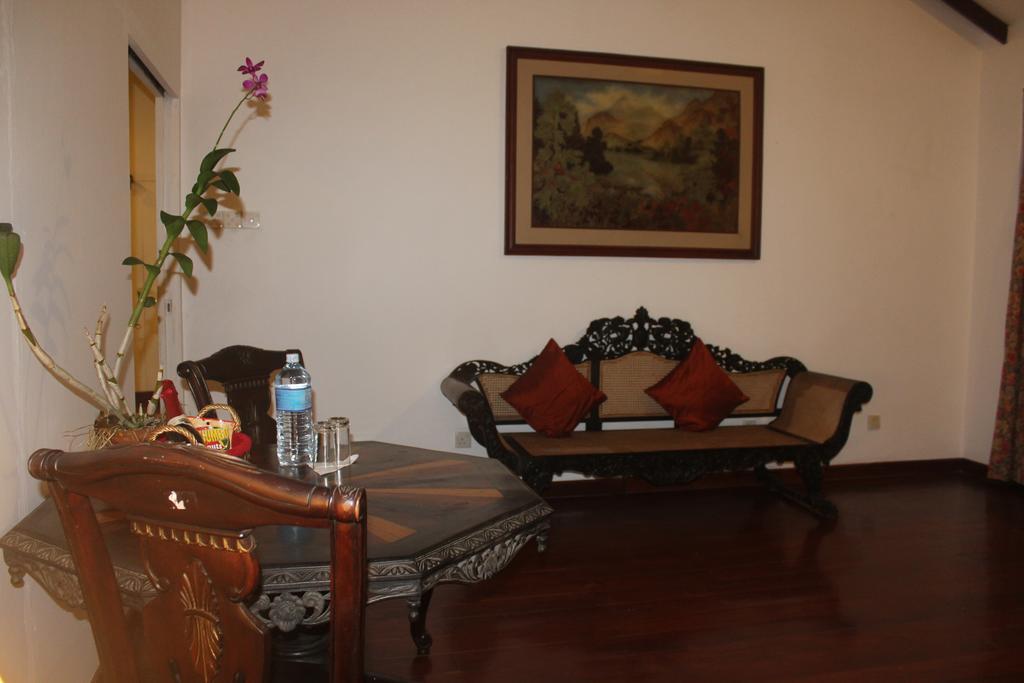 Blue Water Villa Piliyandala Luaran gambar