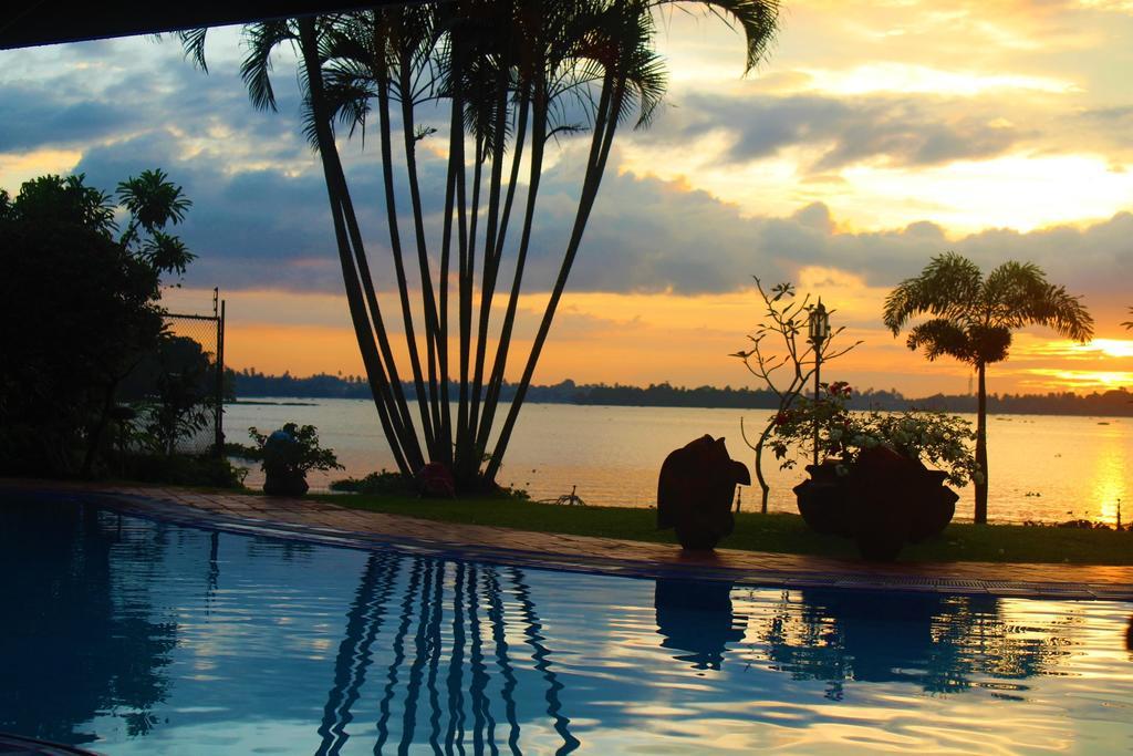Blue Water Villa Piliyandala Luaran gambar