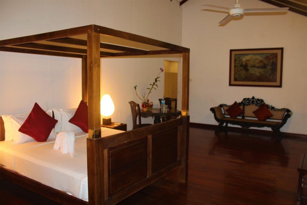 Blue Water Villa Piliyandala Luaran gambar