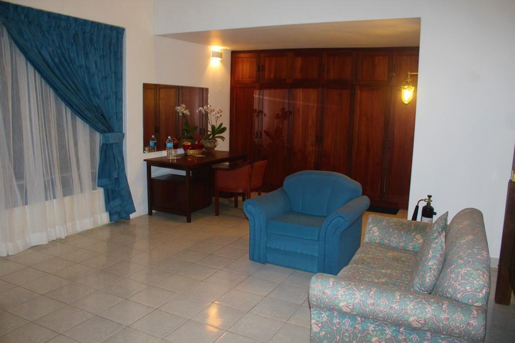 Blue Water Villa Piliyandala Luaran gambar