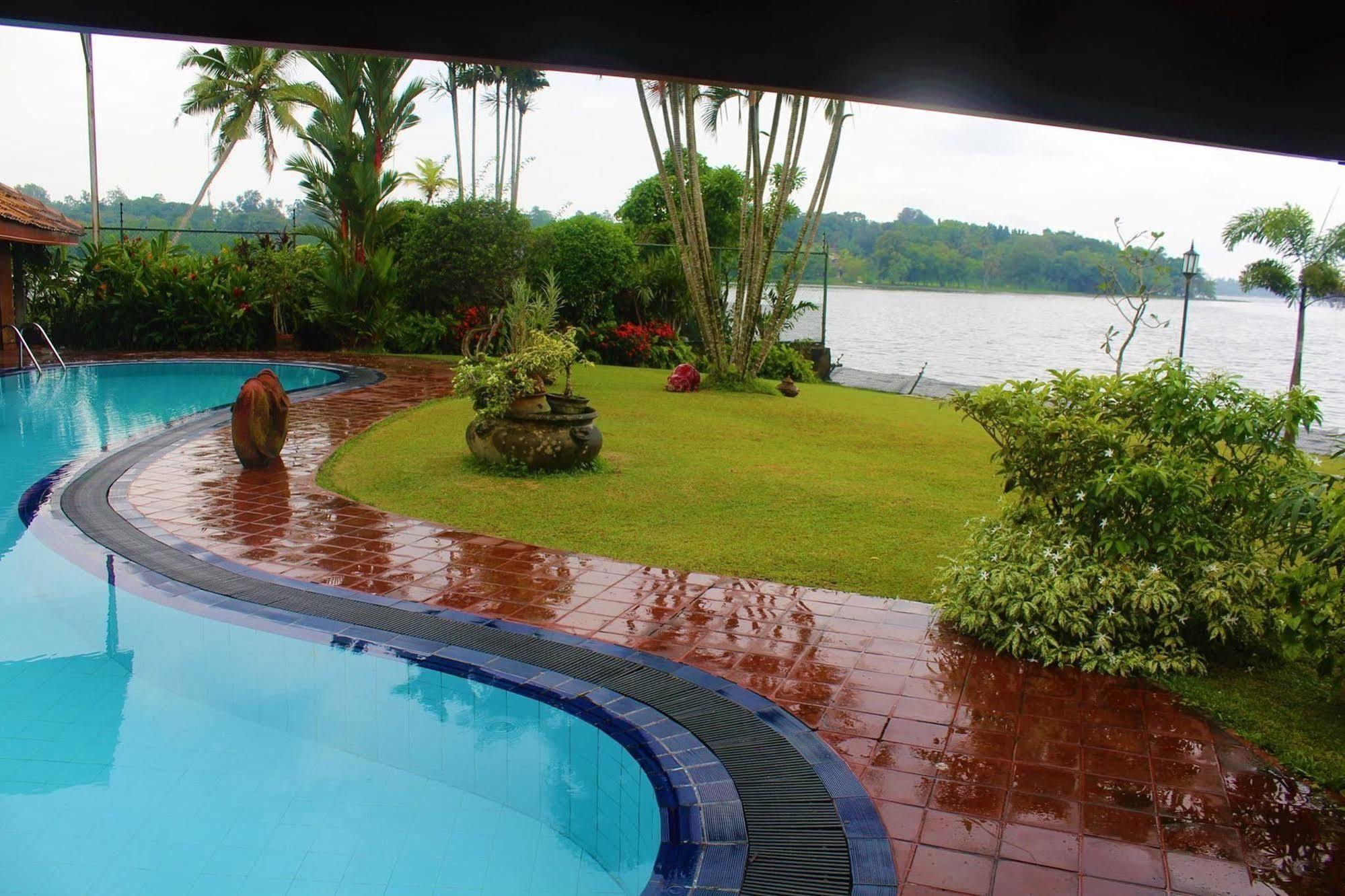 Blue Water Villa Piliyandala Luaran gambar