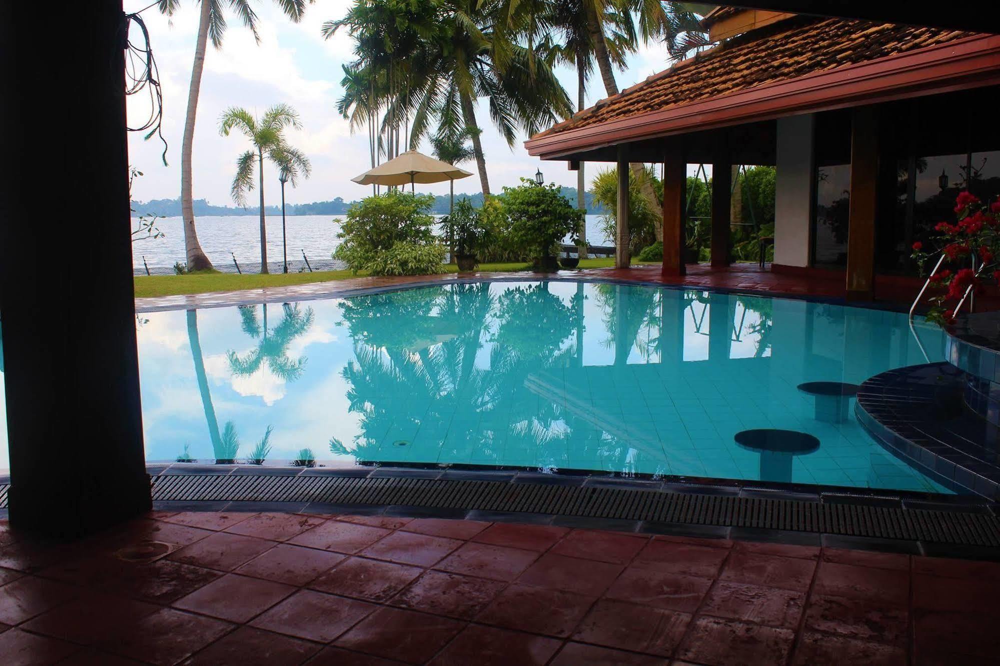 Blue Water Villa Piliyandala Luaran gambar