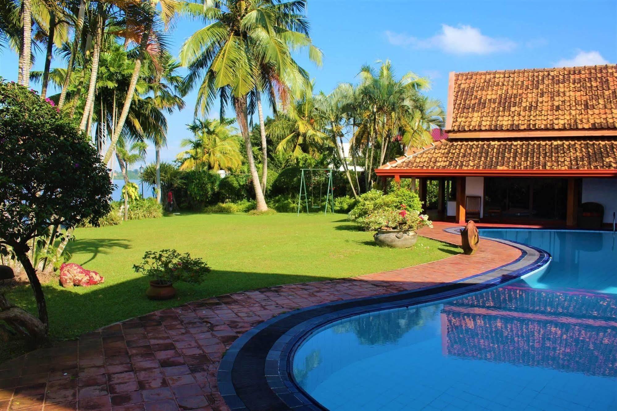 Blue Water Villa Piliyandala Luaran gambar