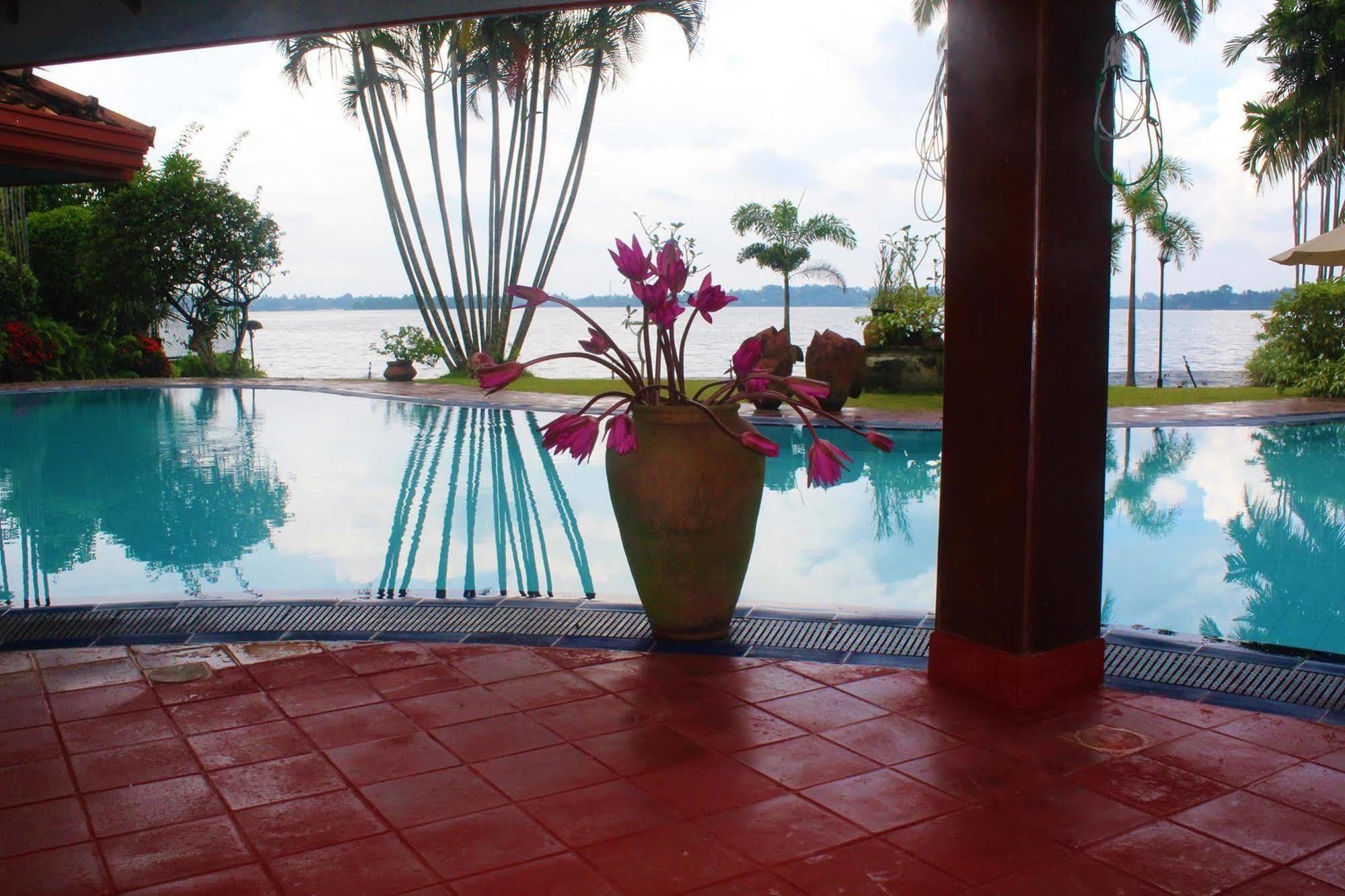 Blue Water Villa Piliyandala Luaran gambar
